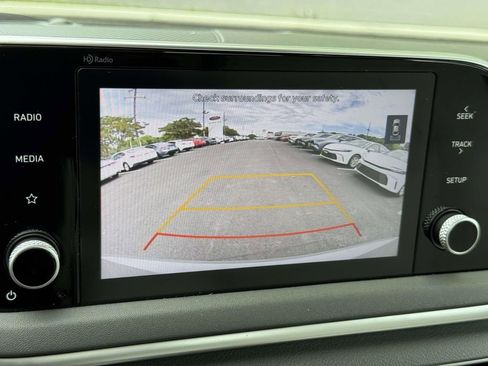 Used 2023 Hyundai Sonata SE FWD image 4