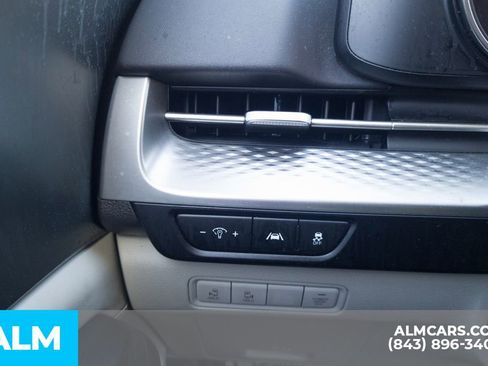 Used 2024 Kia Carnival LX FWD image 33