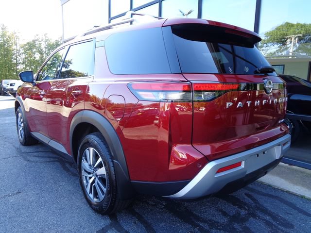 Used 2024 Nissan Pathfinder SL AWD/4WD image 8