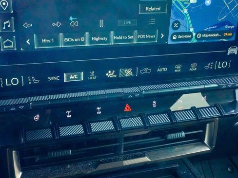 Used 2025 GMC Hummer EV 2X w/ Extreme Off-Road Package image 34