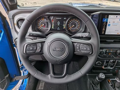 New 2025 Jeep Gladiator Sport image 16