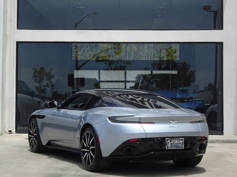 Used 2018 Aston Martin DB11 V12 RWD image 4