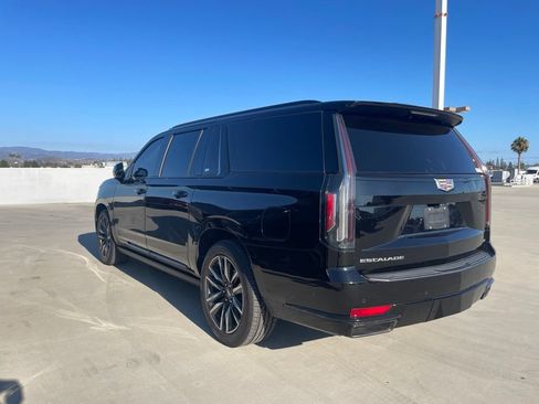 Used 2021 Cadillac Escalade ESV Sport w/ Driver Assist Tech Package RWD image 4