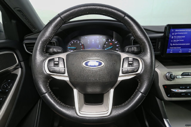 Used 2023 Ford Explorer XLT w/ Equipment Group 202A AWD/4WD image 29