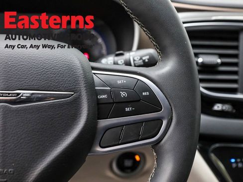 Used 2023 Chrysler Voyager LX image 16