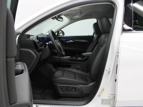 Used 2024 Buick Envision Preferred image 13