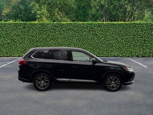 Used 2018 Mitsubishi Outlander LE FWD image 2