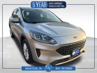 Used 2021 Ford Escape SE image 1