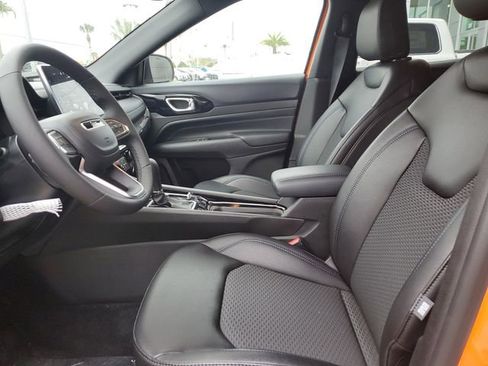 New 2026 Jeep Compass Latitude image 11