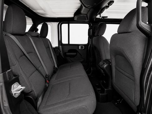 Used 2024 Jeep Wrangler Unlimited w/ Convenience Group AWD/4WD image 18
