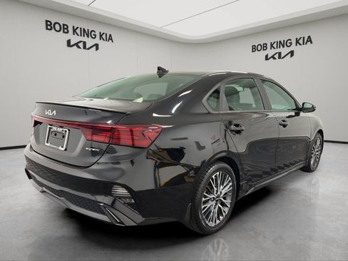 Used 2022 Kia Forte GT-Line w/ GT-Line Premium Package FWD image 5