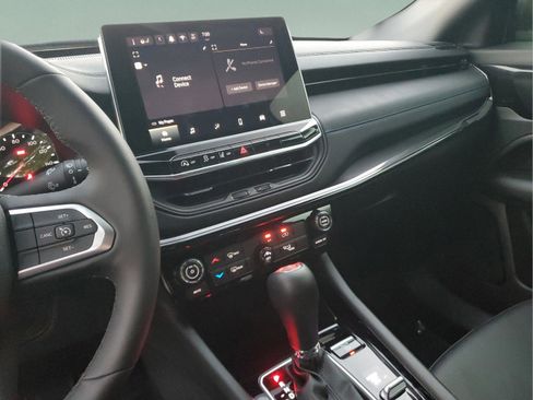 Used 2026 Jeep Compass Latitude image 27