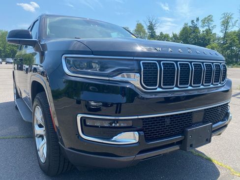 Used 2022 Jeep Wagoneer Series I w/ Premium Group I AWD/4WD image 1