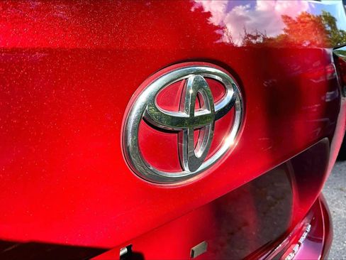 Used 2022 Toyota Highlander XLE AWD/4WD image 30
