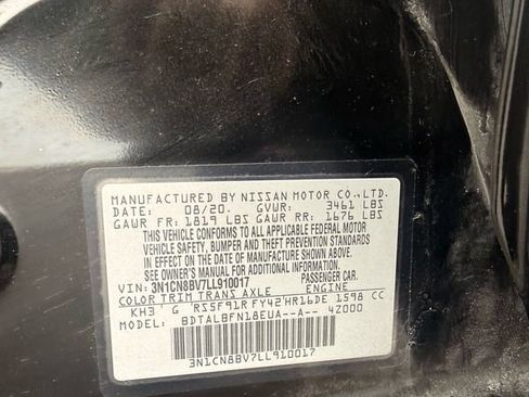 Used 2020 Nissan Versa S image 27