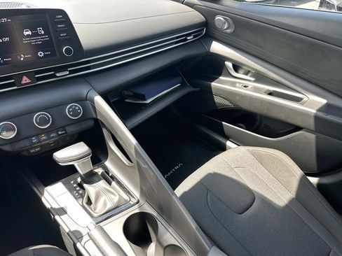 Used 2025 Hyundai Elantra SE w/ Cargo Package FWD image 33