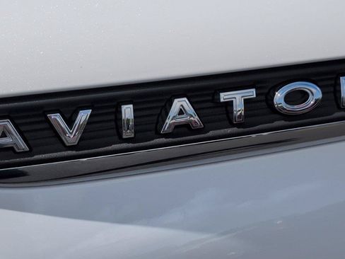 Used 2025 Lincoln Aviator AWD image 10