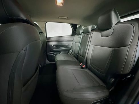 Used 2023 Hyundai Tucson SE image 13