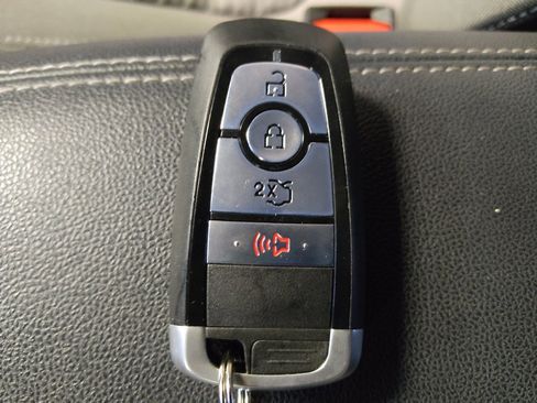 Used 2020 Ford Escape SE FWD image 32