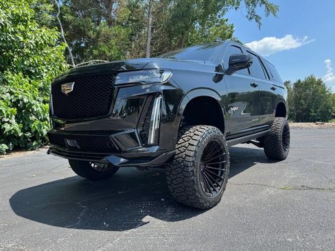 Used 2024 Cadillac Escalade V w/ Heavy-Duty Trailer Package AWD/4WD image 2