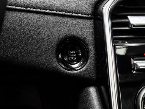 Used 2025 Nissan Armada Platinum image 21