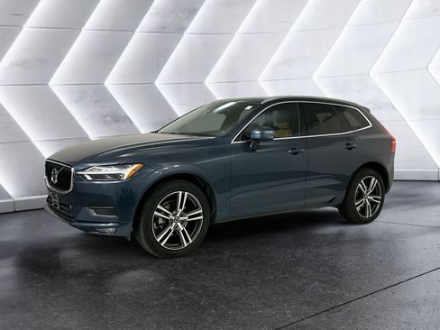 Used 2020 Volvo XC60 T5 Momentum w/ Protection Package Premier AWD/4WD image 3