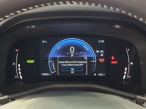 Used 2025 Toyota Camry SE w/ Convenience Package FWD image 27