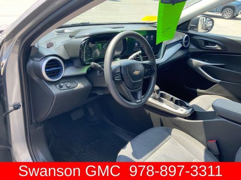 Certified 2024 Chevrolet Trax LS w/ Driver Confidence Package FWD image 11