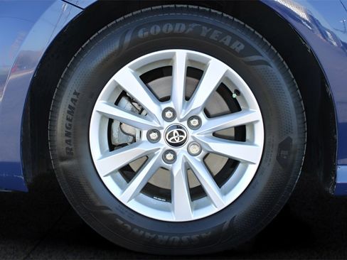 Used 2025 Toyota Camry LE image 12