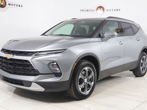 Used 2024 Chevrolet Blazer LT w/ Convenience Package FWD image 5
