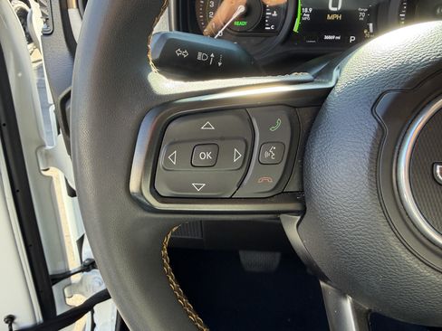 Certified 2024 Jeep Wrangler Unlimited AWD/4WD image 25