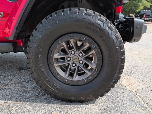 Used 2025 Jeep Wrangler Unlimited Rubicon 392 AWD/4WD image 9