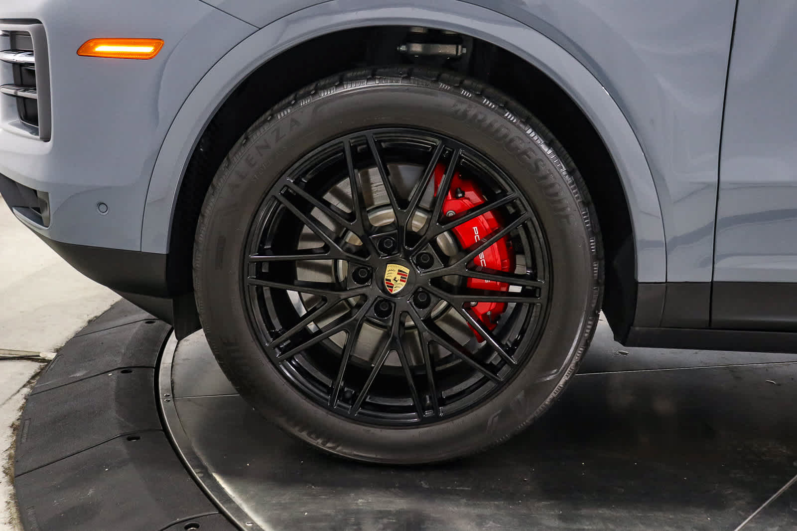 Used 2024 Porsche Cayenne S AWD/4WD image 11