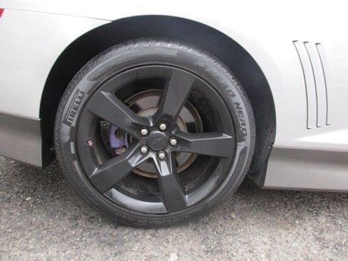 Used 2010 Chevrolet Camaro LT w/ LPO, Ground Effects Package RWD image 12