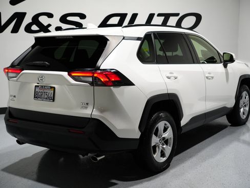 Used 2019 Toyota RAV4 XLE image 8