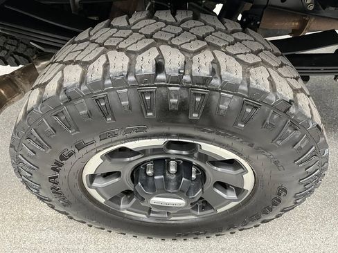 Used 2024 Ford F350 Platinum w/ Tremor Off-Road Package AWD/4WD image 17