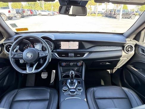 Used 2022 Alfa Romeo Stelvio Sprint AWD/4WD image 12