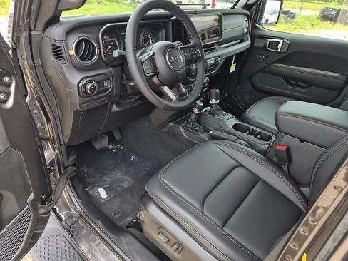 New 2026 Jeep Gladiator Sport AWD/4WD image 10