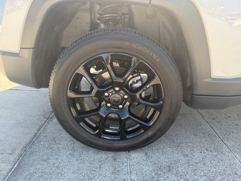 Used 2025 Jeep Compass Latitude w/ Altitude Special Edition image 27