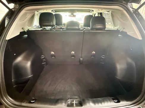 Used 2018 Jeep Compass Latitude w/ Popular Equipment Group FWD image 25