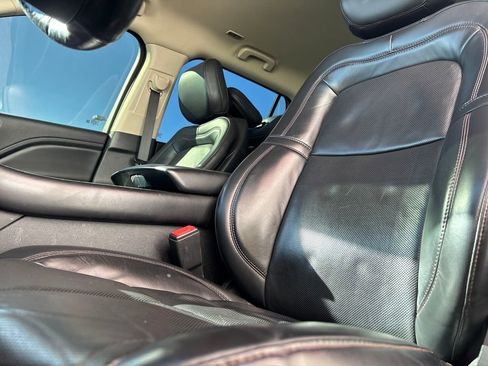 Used 2020 Lincoln Aviator Reserve w/ Elements Package Plus image 9