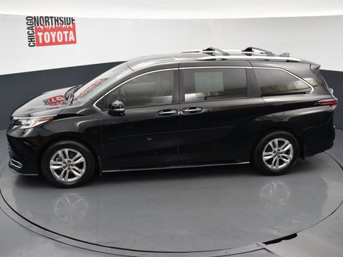 Used 2024 Toyota Sienna Limited AWD/4WD image 27
