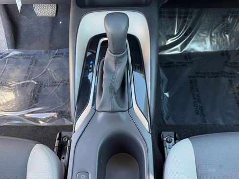 Certified 2025 Toyota Corolla LE image 27