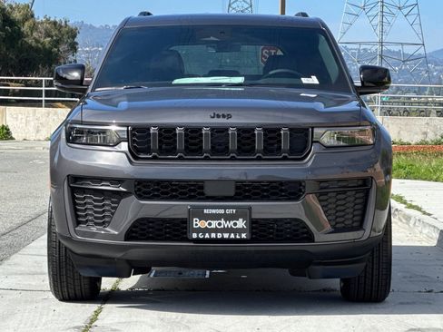 New 2026 Jeep Grand Cherokee 4WD image 9