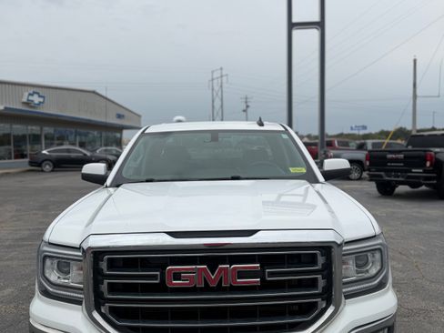 Used 2017 GMC Sierra 1500 SLE image 2