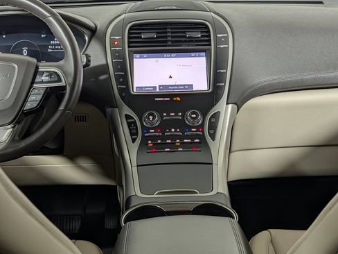 Used 2020 Lincoln Nautilus FWD w/ Equipment Group 101A image 14
