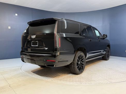 New 2026 Cadillac Escalade ESV Sport w/ LPO, ONYX Package image 8