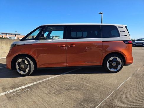 Used 2025 Volkswagen ID. Buzz Pro S Plus image 8