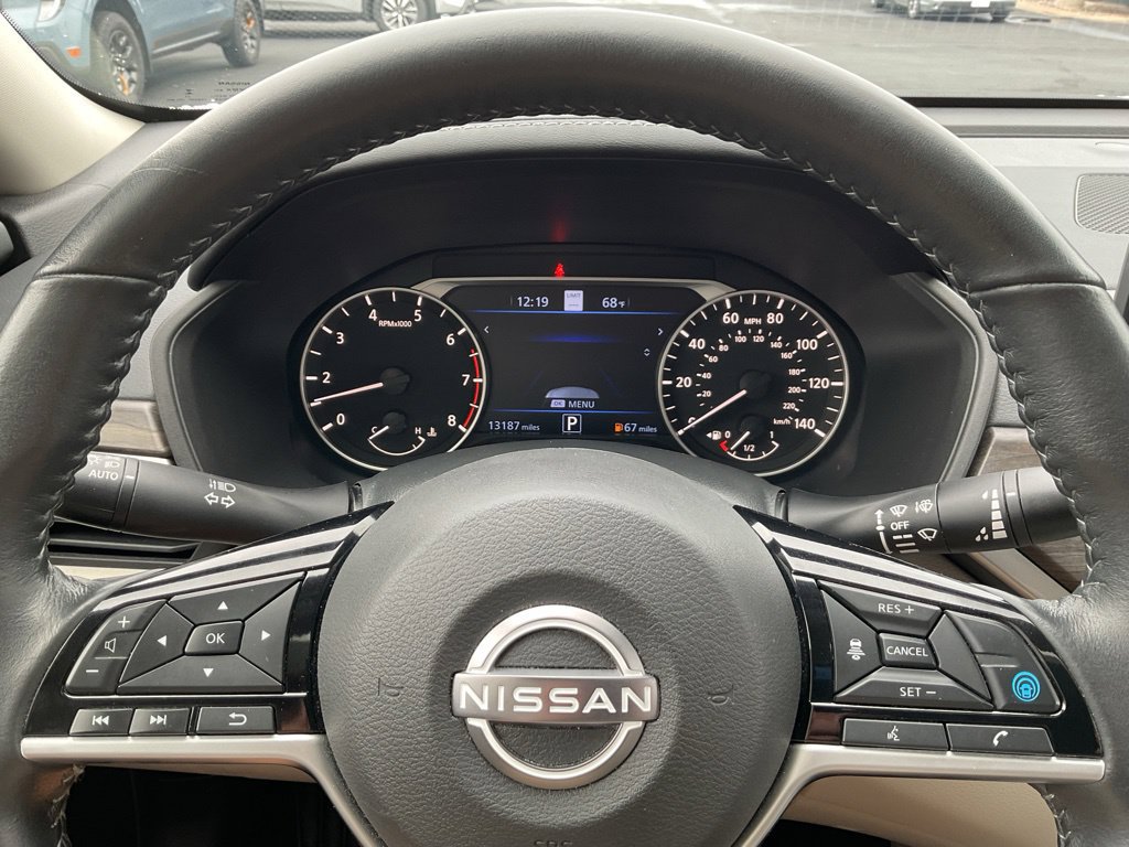 Used 2023 Nissan Altima 2.5 SV w/ SV Premium Package AWD/4WD image 13
