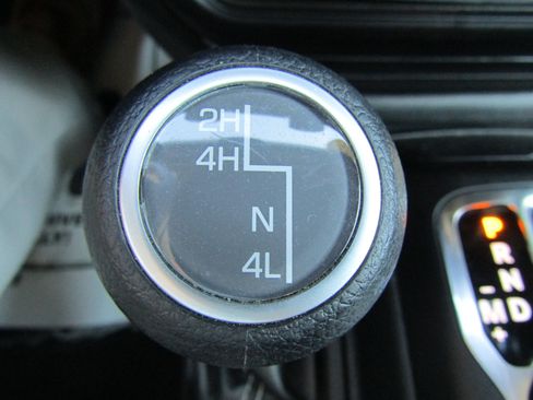 Used 2023 Jeep Gladiator Overland AWD/4WD image 32